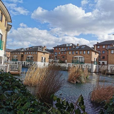 Riverside 1Br With Easy Transport 20Min To City Centre London Exterior photo