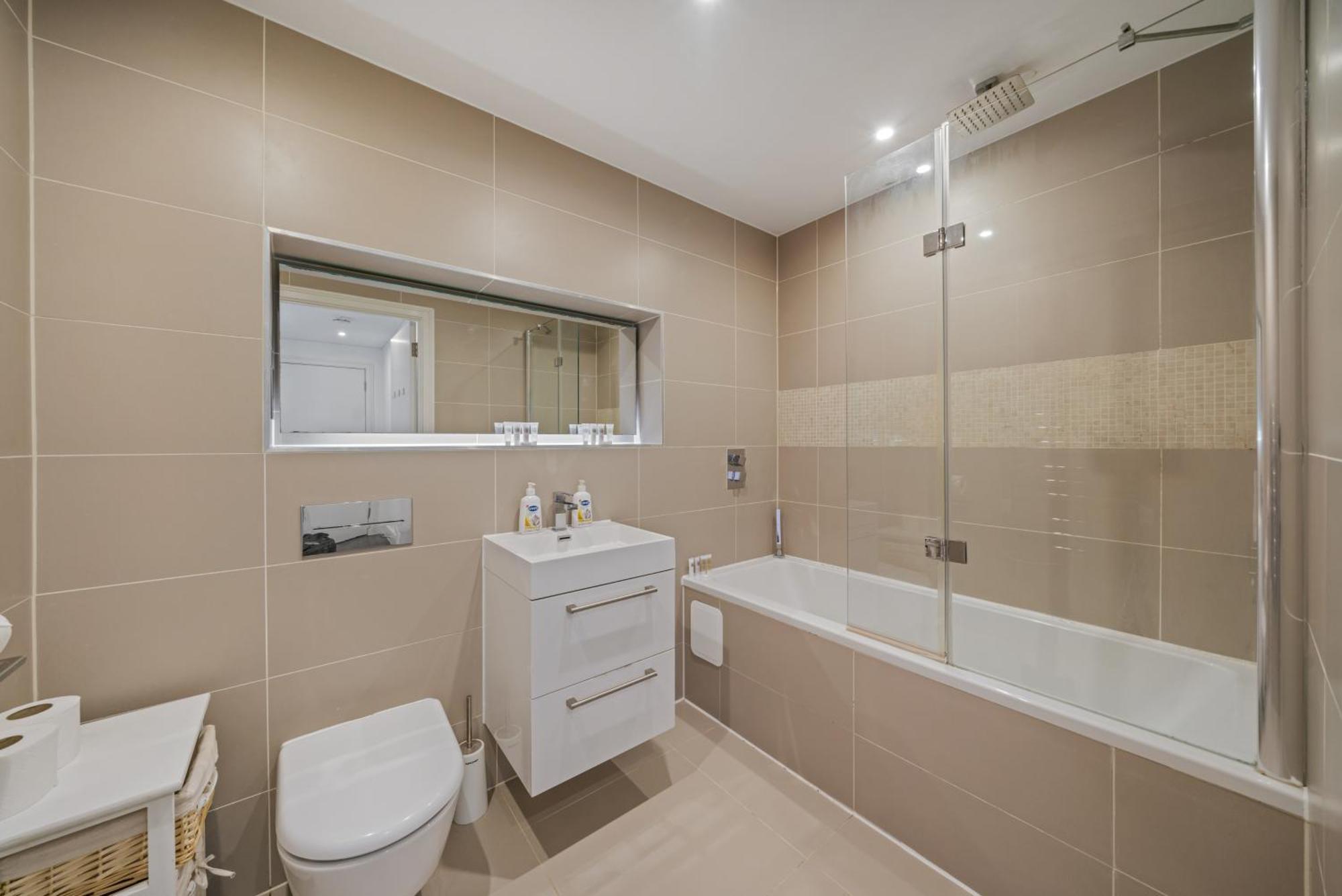 Riverside 1Br With Easy Transport 20Min To City Centre London Exterior photo