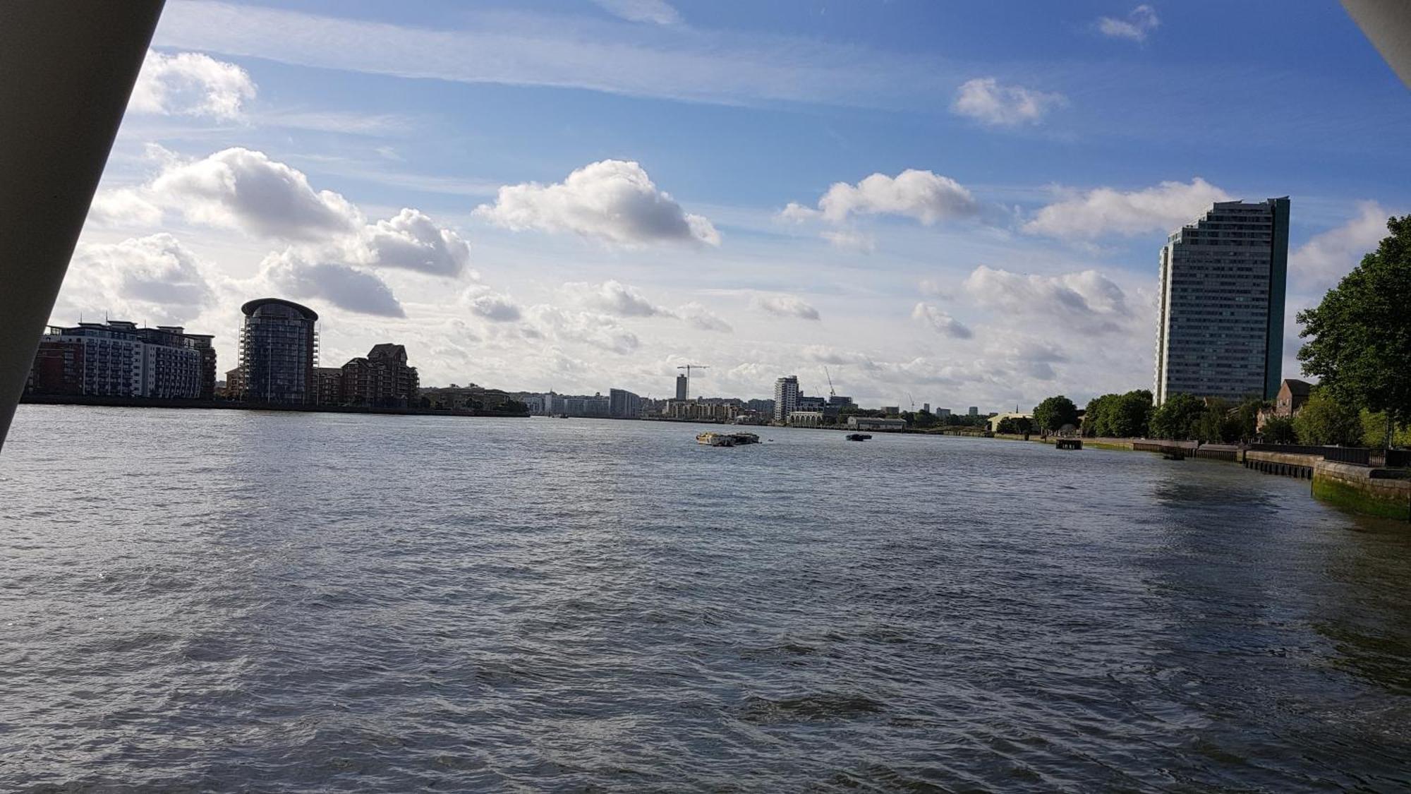 Riverside 1Br With Easy Transport 20Min To City Centre London Exterior photo