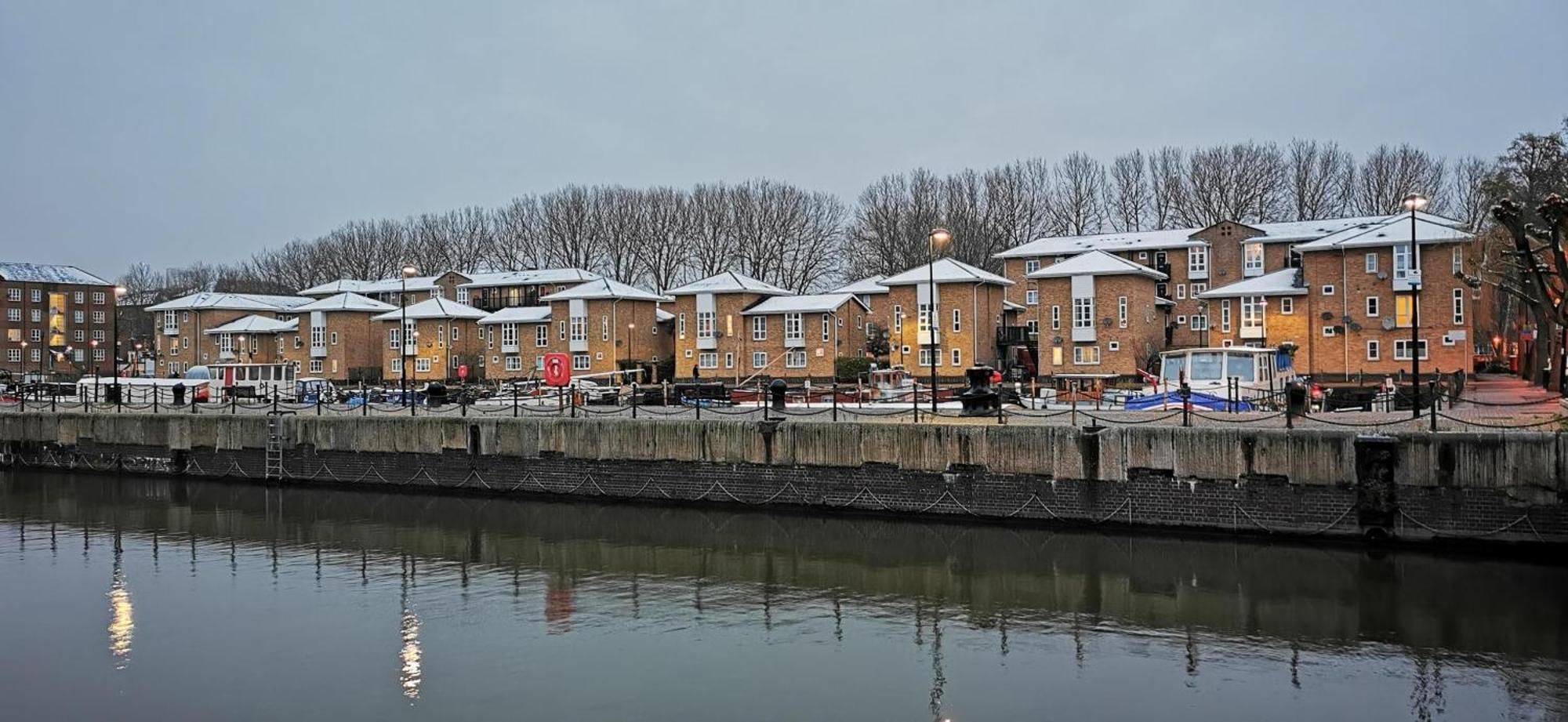 Riverside 1Br With Easy Transport 20Min To City Centre London Exterior photo